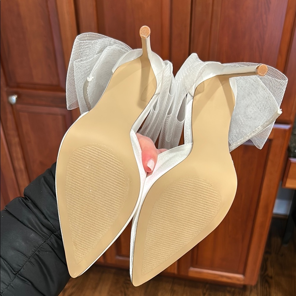 Steve Madden White Satin Women's Heels - Picture 6 of 6